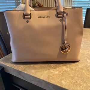 Michael Kors Savanna Large Soft Pink Leather